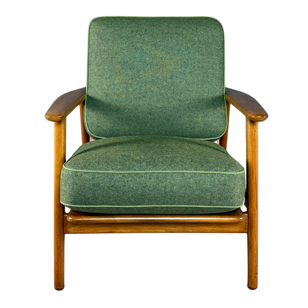 1952 Hans J Wegner : classic GE 233 oakwood lounge chair + ottoman