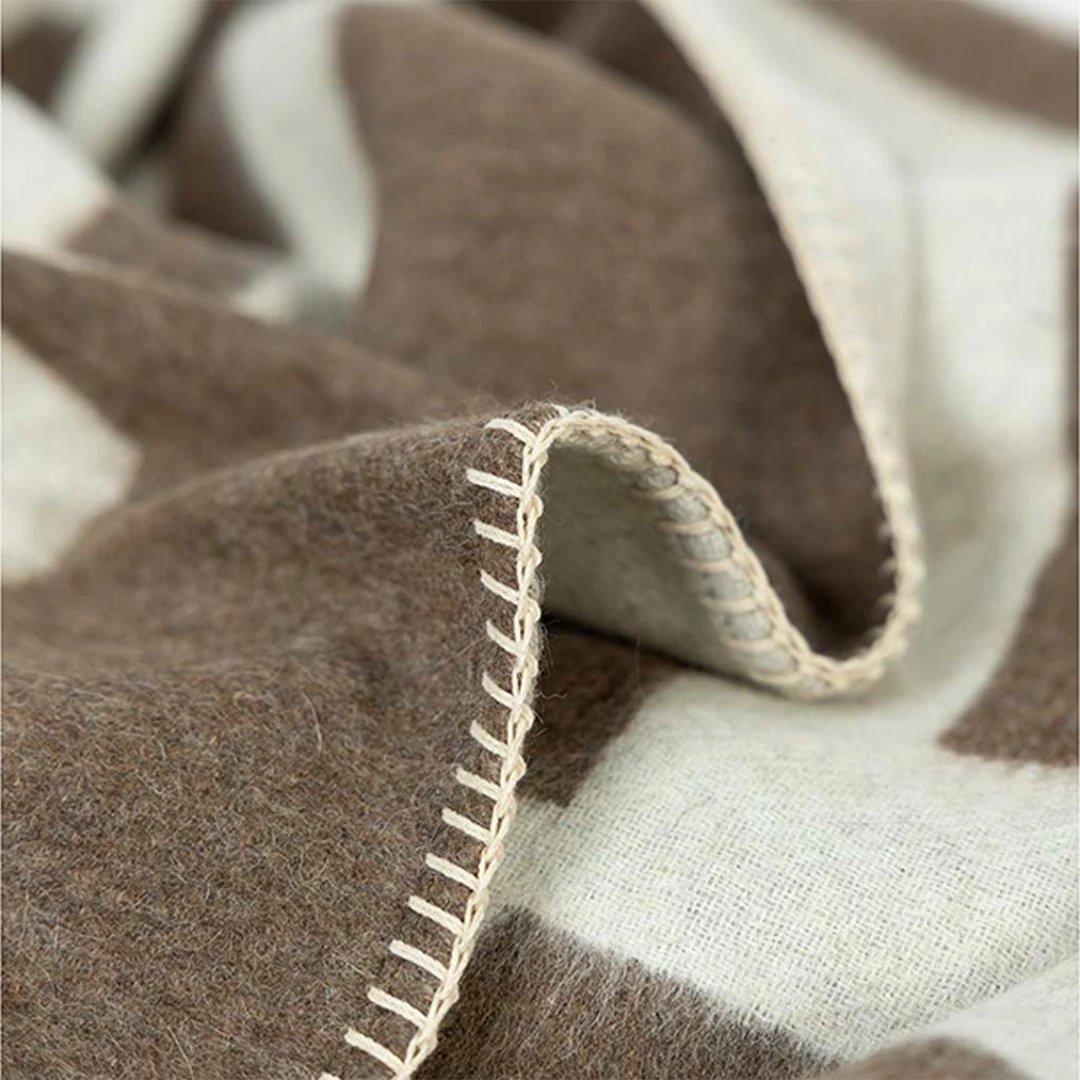 Blacksaw : Rosin Reversible Zero Dye Throw in Ivory / Cacao