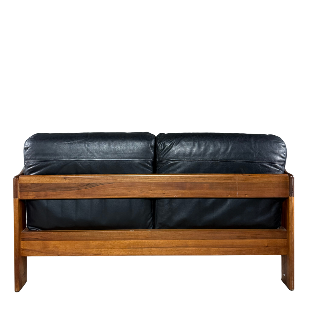 1970s Mobilgirgi S.p.a. : architectural black leather 2-seat sofa, Italy