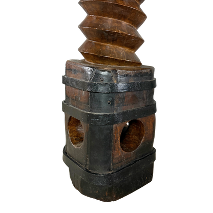 19th century : wooden grape press screw fragment