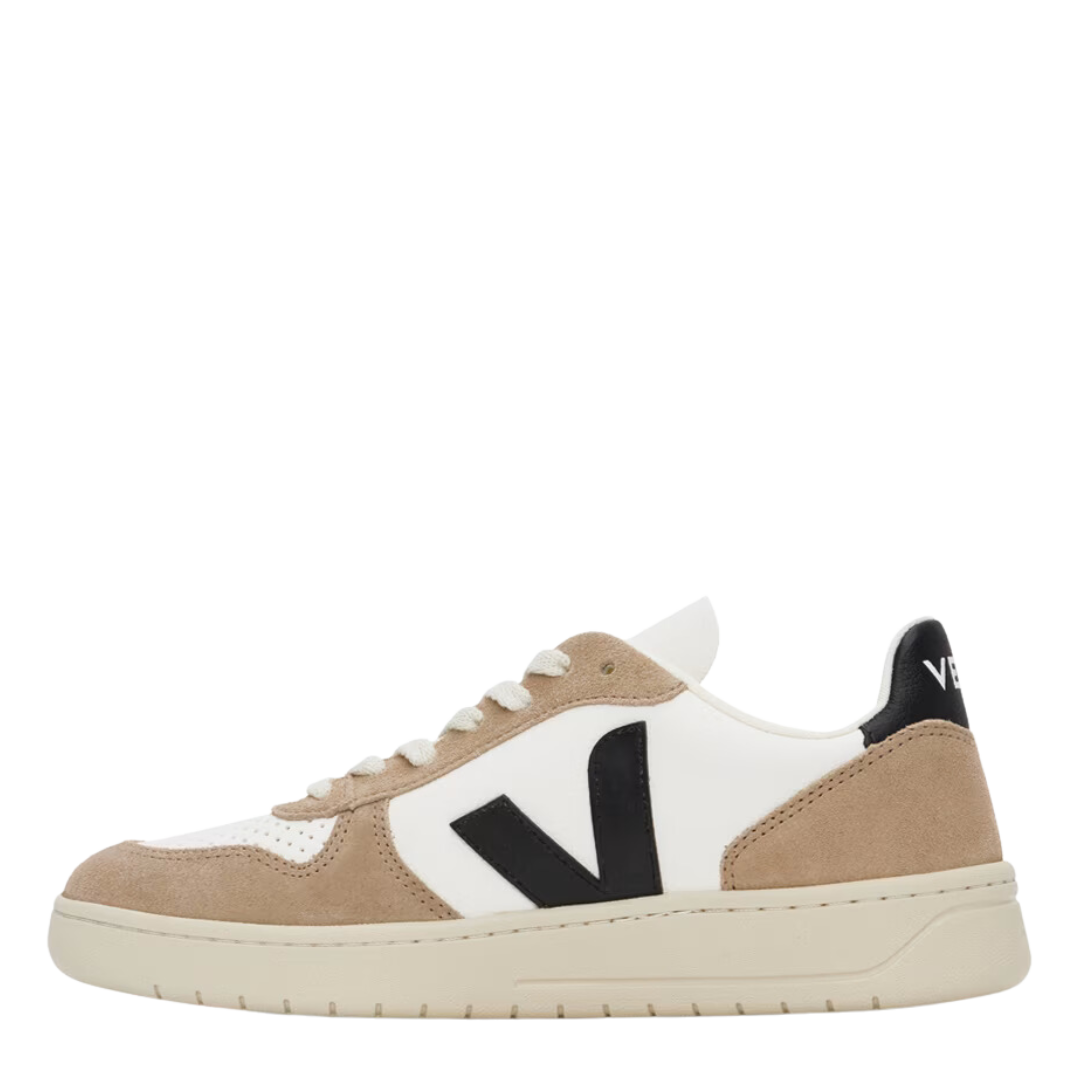 Veja : V-10 Leather,  Extra White Black Sahara