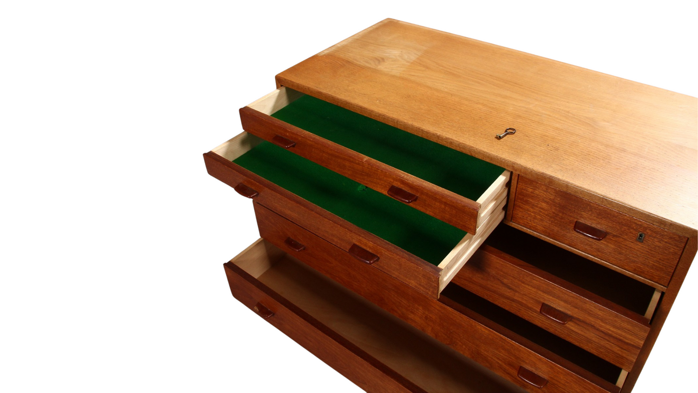 1950s Hans J. Wegner oakwood chest of drawers