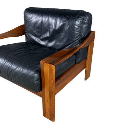 1970s Mobilgirgi S.p.a. : architectural black leather lounge chair, Italy