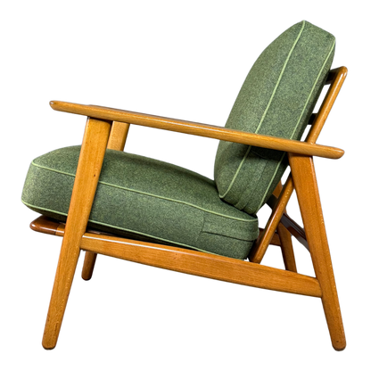 1952 Hans J Wegner : classic GE 233 oakwood lounge chair + ottoman