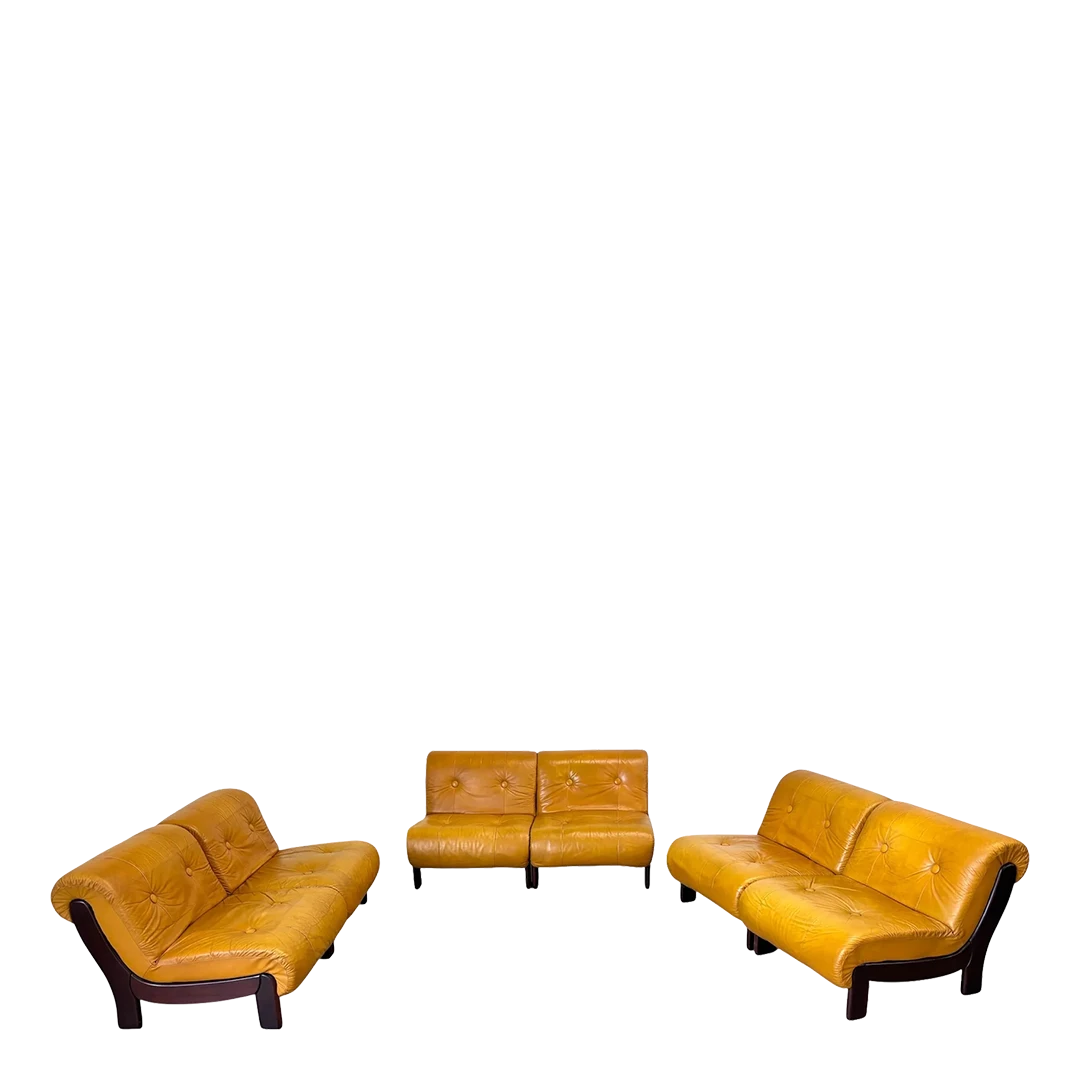 1970s European : button tufted honey leather modular lounge chair