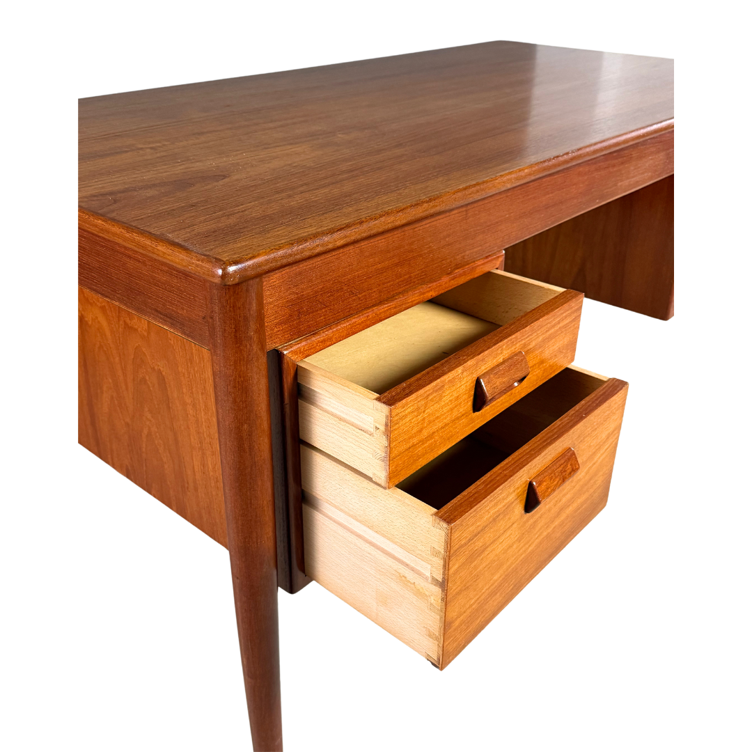 1960s Borge Mogensen : teak & oak Model 130 desk, Denmark