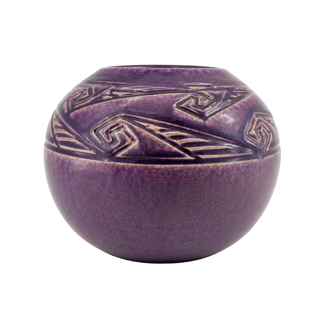 1909-1919 Rookwood : pottery vase in matte purple, banded geometric
