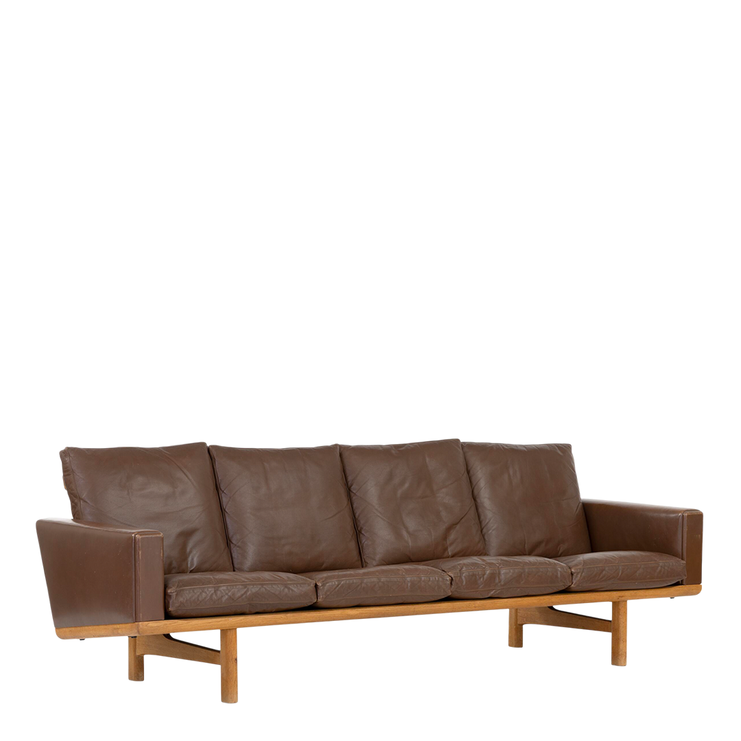 1955 Hans J Wegner : four-seat GE 235 brown leather sofa, Getama