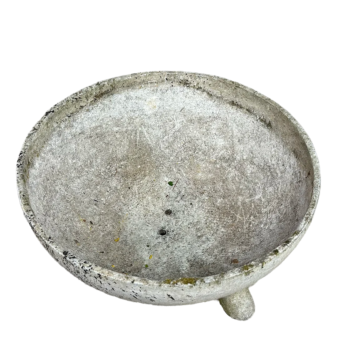 1960s Willy Guhl : 19" daim. footed concrete planter, Switzerland