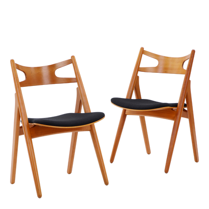 1952 Hans J. Wegner : "The Saw Horse Chair" in cherrywood & wool