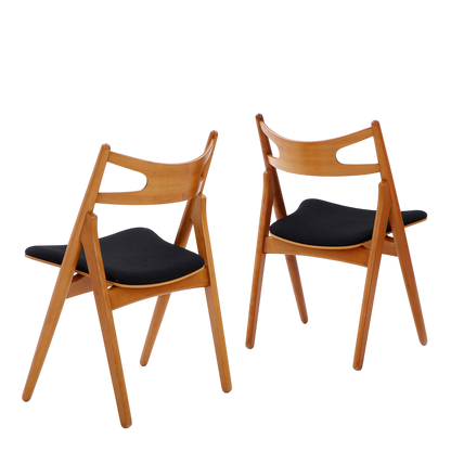 1952 Hans J. Wegner : "The Saw Horse Chair" in cherrywood & wool