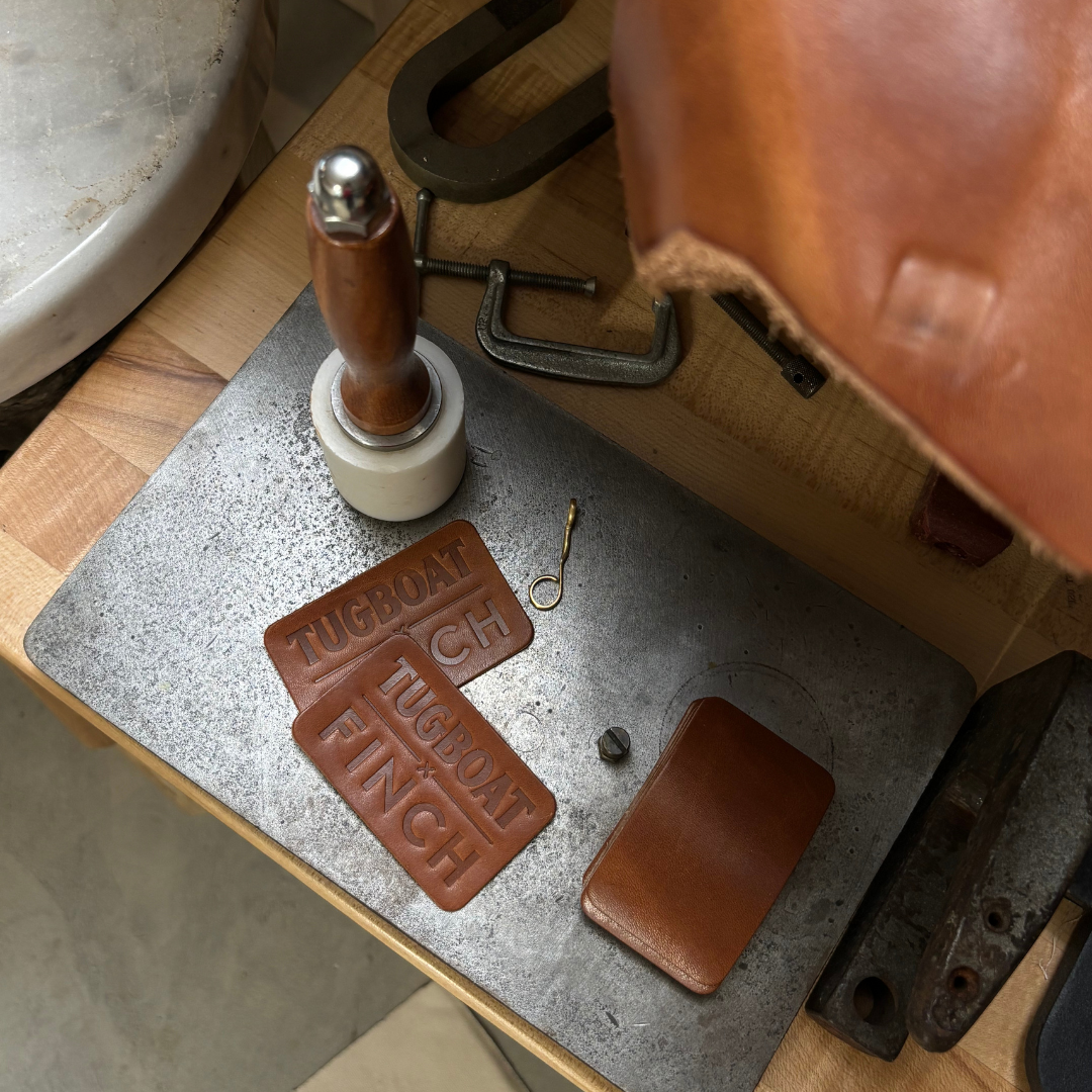 FINCH Original : Tugboat Tote in charcoal canvas w/contrast stitching
