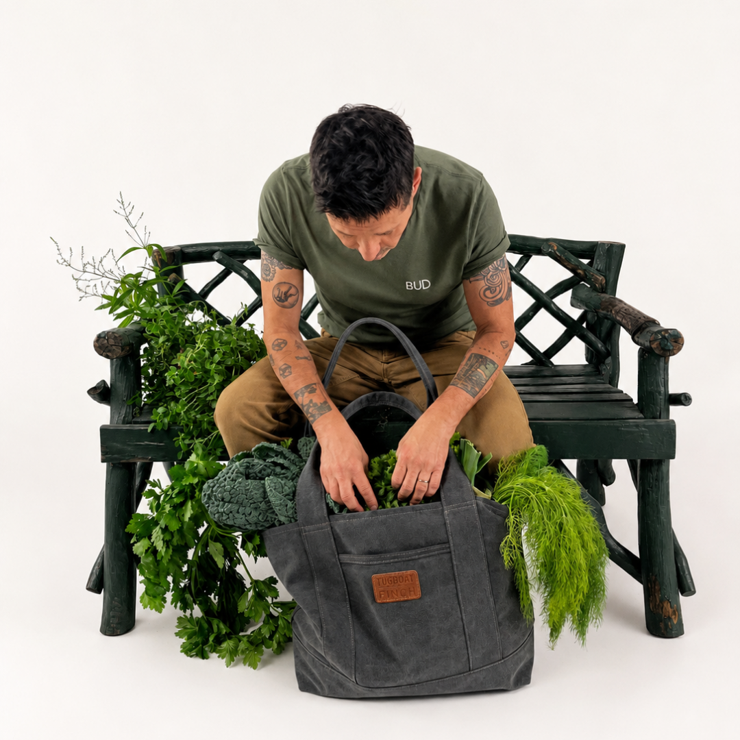 FINCH Original : Tugboat Tote in charcoal canvas w/contrast stitching