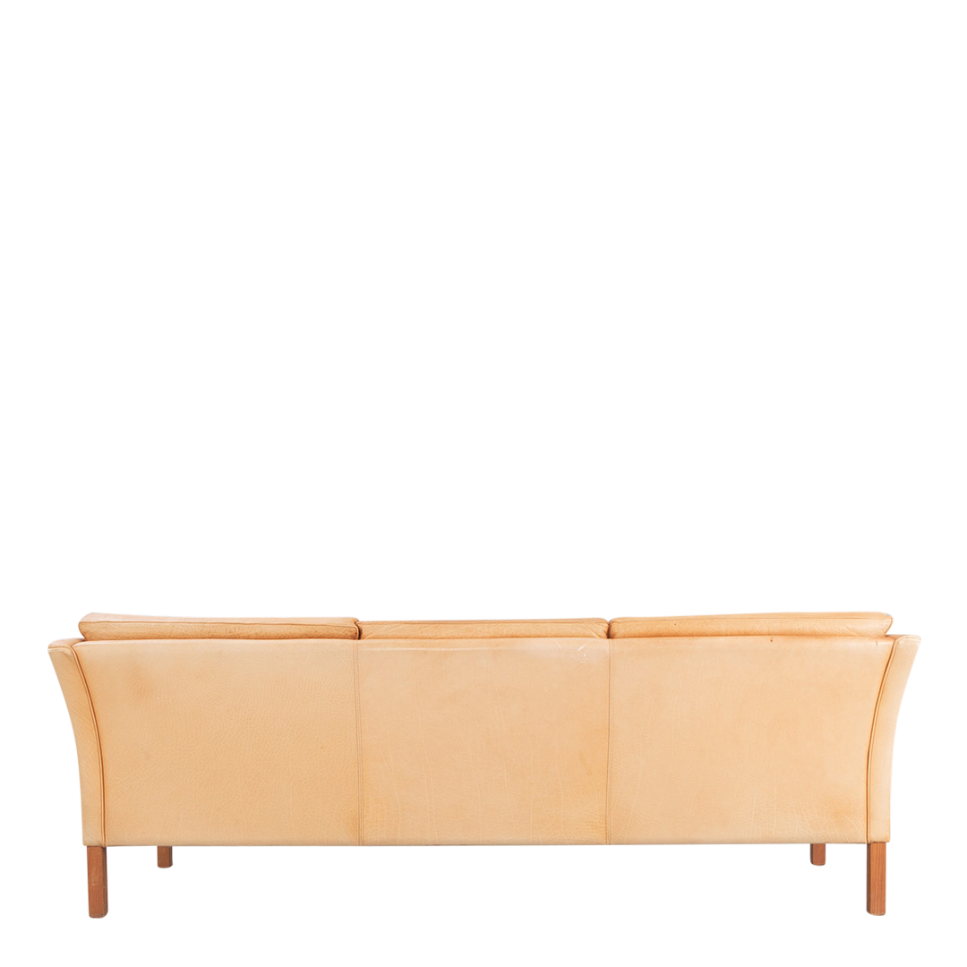 Scandinavian Design : late 20thc light leather 3-seat sofa