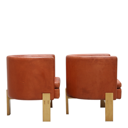 Pair Erik Karlström : leather & oakwood tub chairs, Sweden