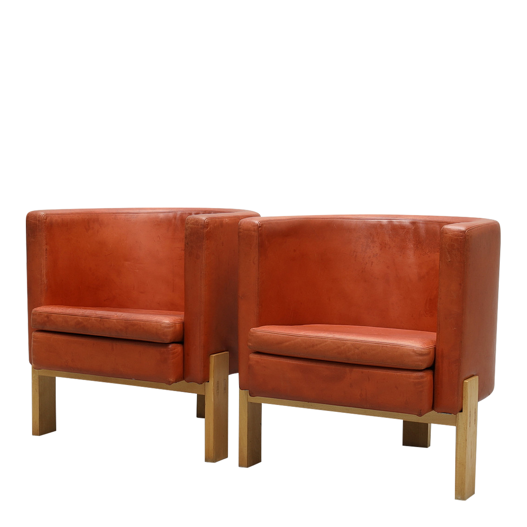 Pair Erik Karlström : leather & oakwood tub chairs, Sweden