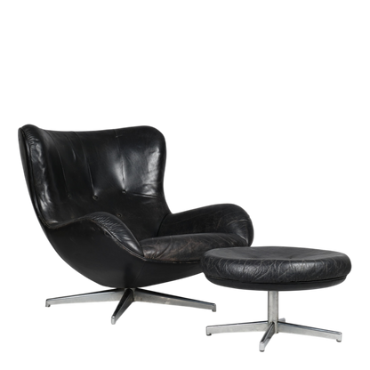 c1960 Illum Wikkelsø : black leather & chrome lounge chair + ottoman