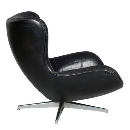 c1960 Illum Wikkelsø : black leather & chrome lounge chair + ottoman