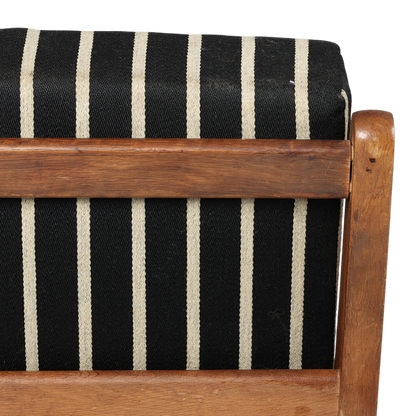 1960 Guillerme et Chambron : solid oakwood short paddle-arm lounge chair