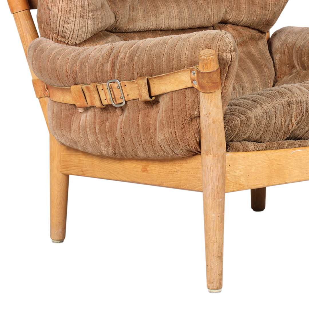 1970s John Mortensen : Model 4521 lounge chair in brown corduroy