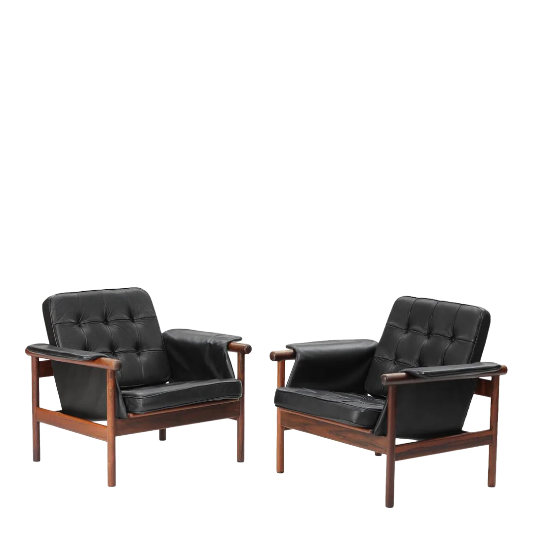 1960s Illum Wikkelsø : pair black buttoned leather "Wiki" lounge chair, Denmark
