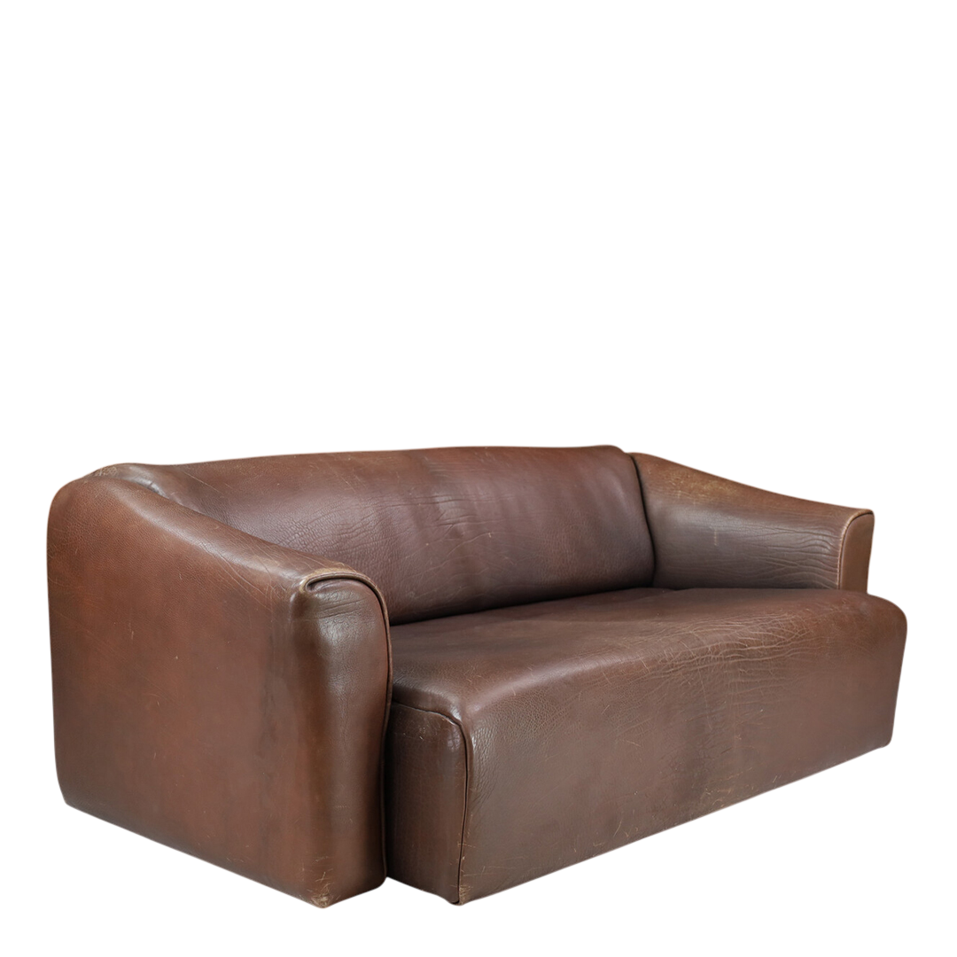 1976 de Sede : Model DS-47 sofa in thick neck brown leather