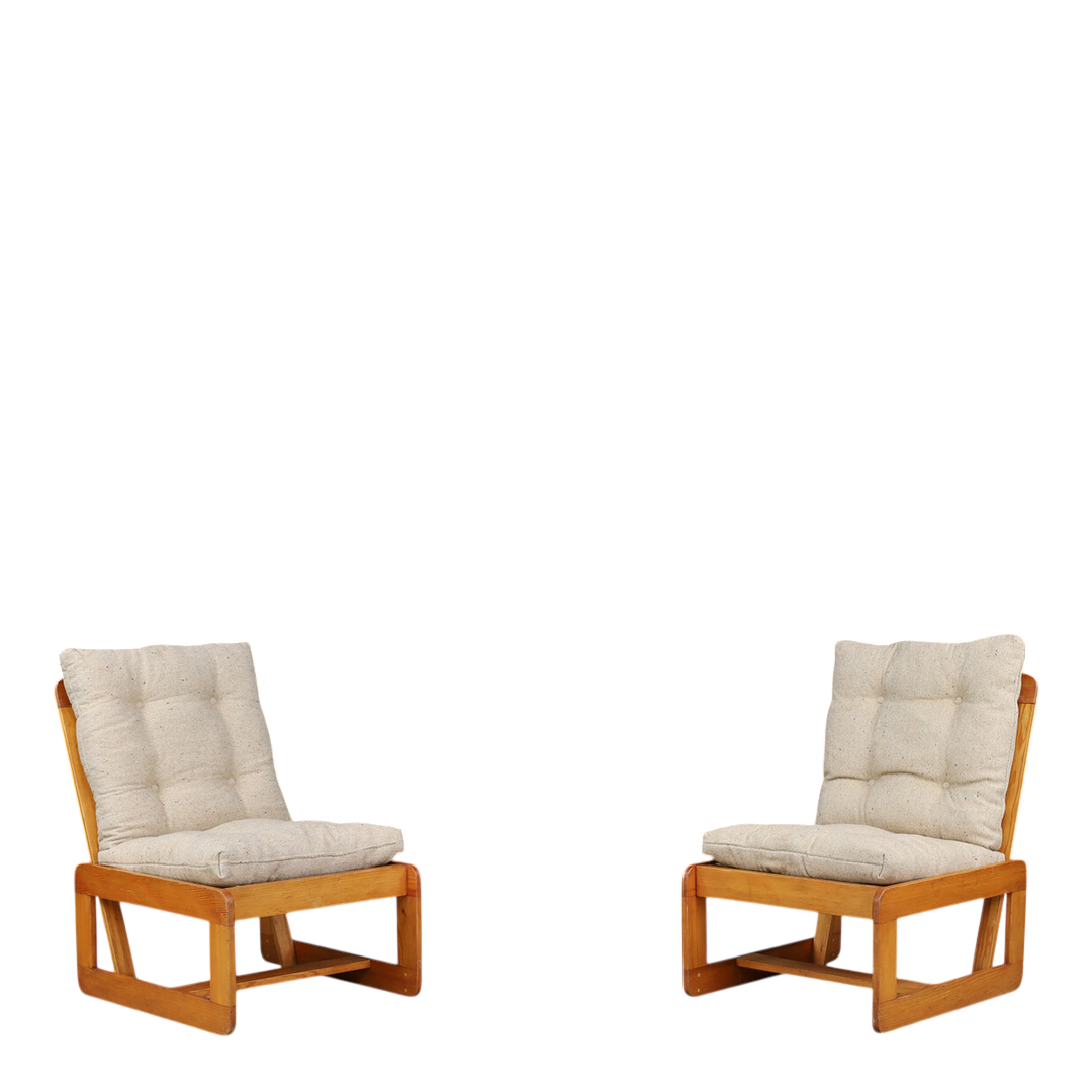 1970s Italian : solid pinewood rationalist modern lounge chair