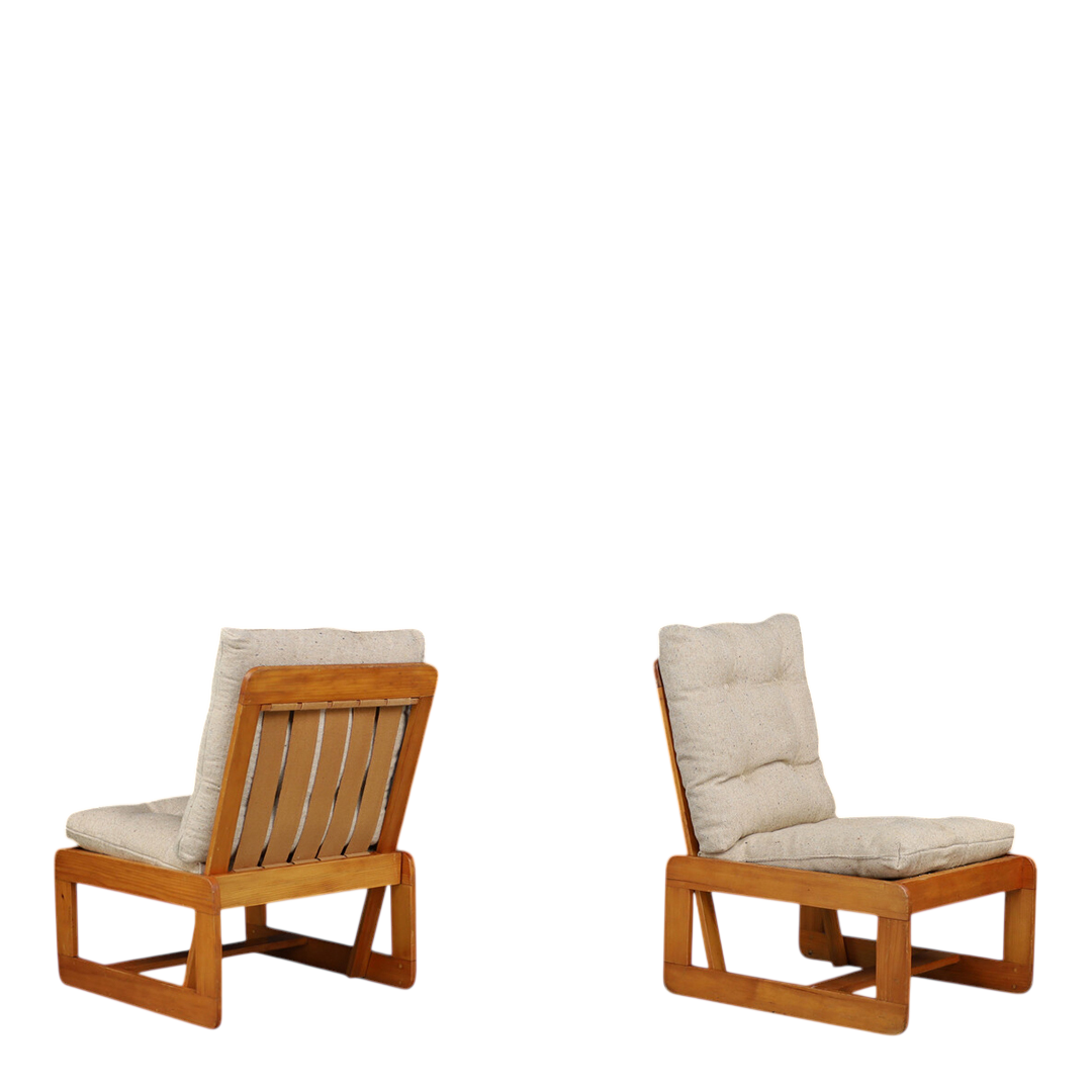 1970s Italian : solid pinewood rationalist modern lounge chair